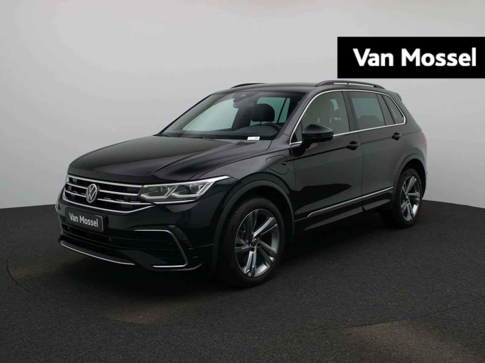 Volkswagen Tiguan (2022) — foto 1