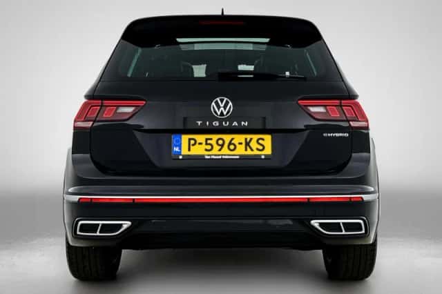 Volkswagen Tiguan (2022) thumbnail 3