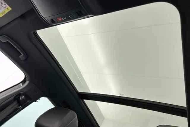 Volkswagen Tiguan (2022) thumbnail 23