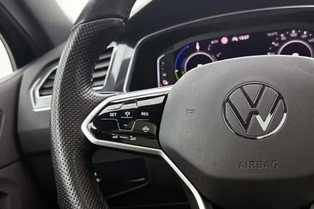 Volkswagen Tiguan (2022) thumbnail 6
