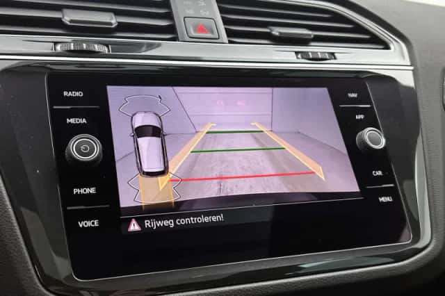 Volkswagen Tiguan (2022) thumbnail 10