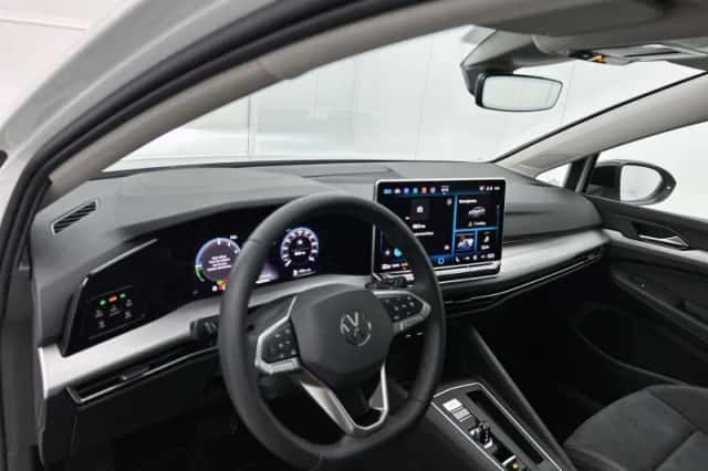 Volkswagen Golf (2025) thumbnail 17
