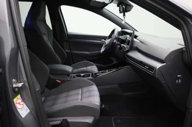 Volkswagen Golf (2025) thumbnail 36