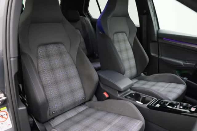 Volkswagen Golf (2025) thumbnail 41