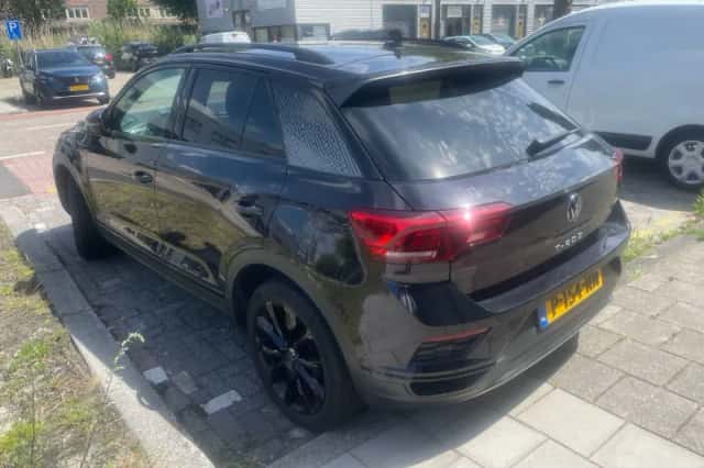 Volkswagen T-Roc (2021) thumbnail 6