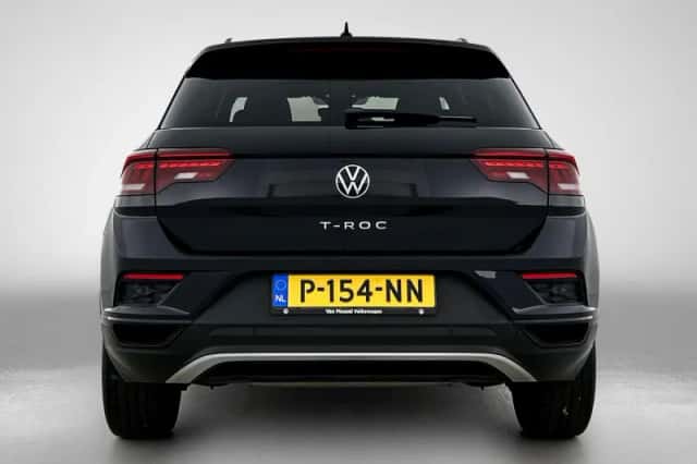 Volkswagen T-Roc (2021) thumbnail 3