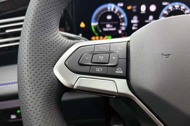 Volkswagen Tiguan (2025) thumbnail 6
