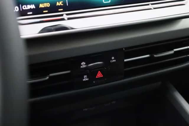 Volkswagen Golf (2025) thumbnail 21