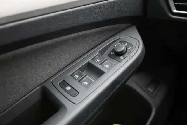 Volkswagen Golf (2025) thumbnail 27
