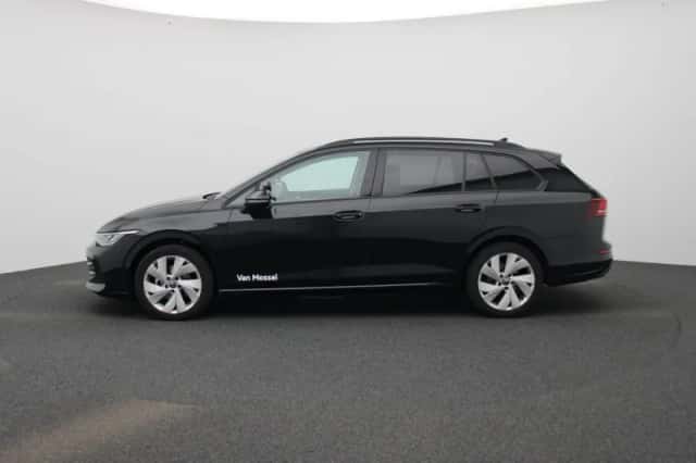 Volkswagen Golf (2025) thumbnail 4