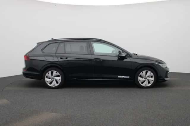 Volkswagen Golf (2025) thumbnail 6