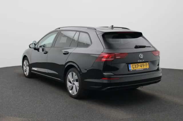 Volkswagen Golf (2025) thumbnail 2