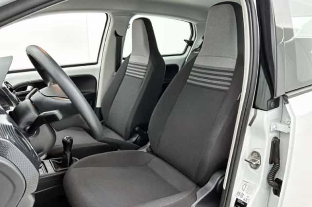 Volkswagen Up! (2021) thumbnail 22