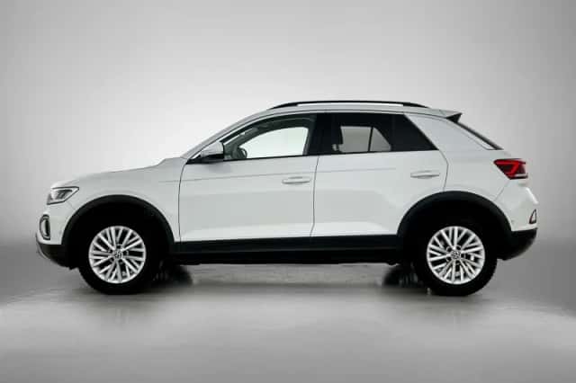 Volkswagen T-Roc (2023) thumbnail 2
