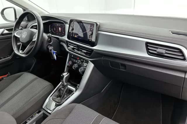 Volkswagen T-Roc (2023) thumbnail 22