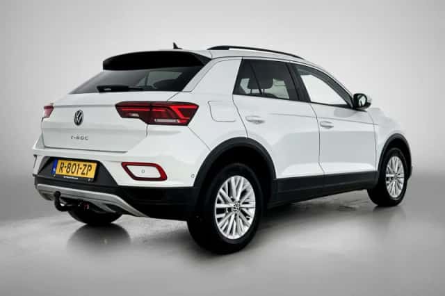 Volkswagen T-Roc (2023) thumbnail 4
