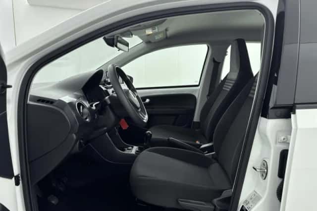 Volkswagen Up! (2020) thumbnail 18