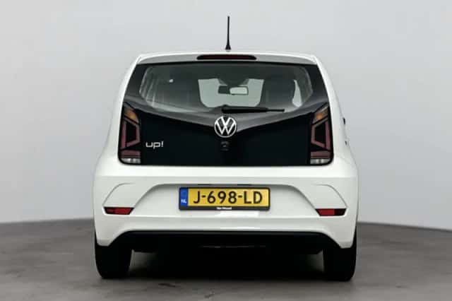 Volkswagen Up! (2020) thumbnail 3