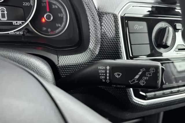 Volkswagen Up! (2020) thumbnail 22