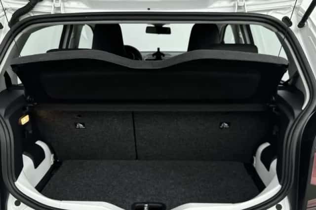 Volkswagen Up! (2020) thumbnail 10