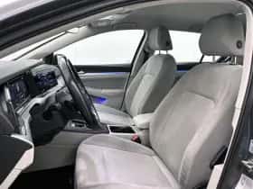 Volkswagen Golf (2020) thumbnail 32
