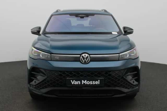 Volkswagen Tiguan (2025) thumbnail 3