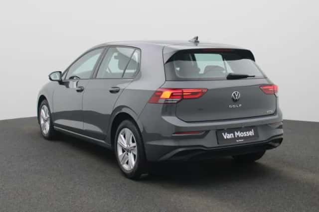 Volkswagen Golf (2021) thumbnail 2