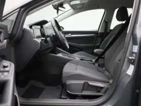 Volkswagen Golf (2021) thumbnail 11