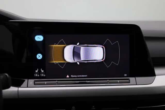 Volkswagen Golf (2021) thumbnail 26