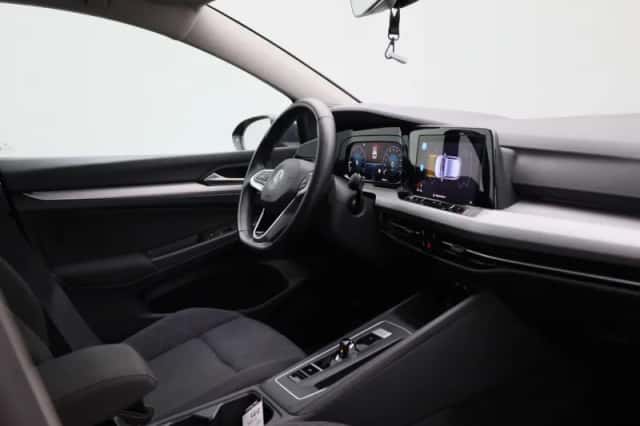 Volkswagen Golf (2021) thumbnail 32