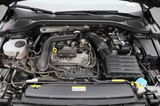 Volkswagen Golf (2021) thumbnail 36