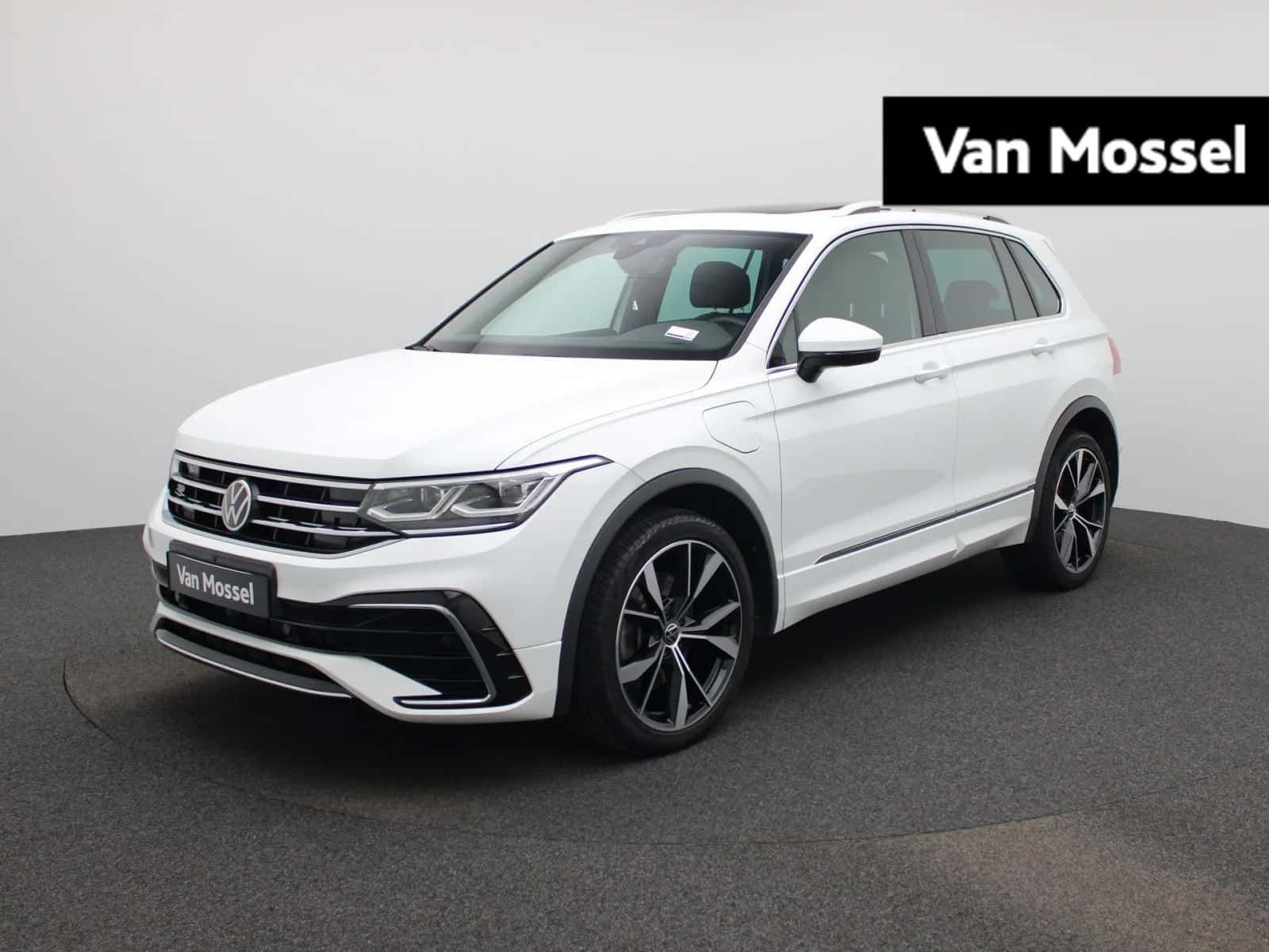 Volkswagen Tiguan (2022) — foto 1