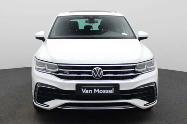 Volkswagen Tiguan (2022) thumbnail 3