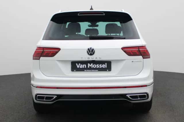 Volkswagen Tiguan (2022) thumbnail 5