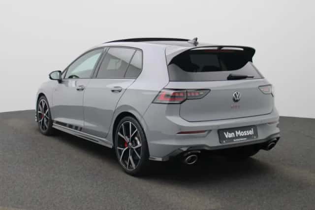 Volkswagen Golf (2025) thumbnail 2