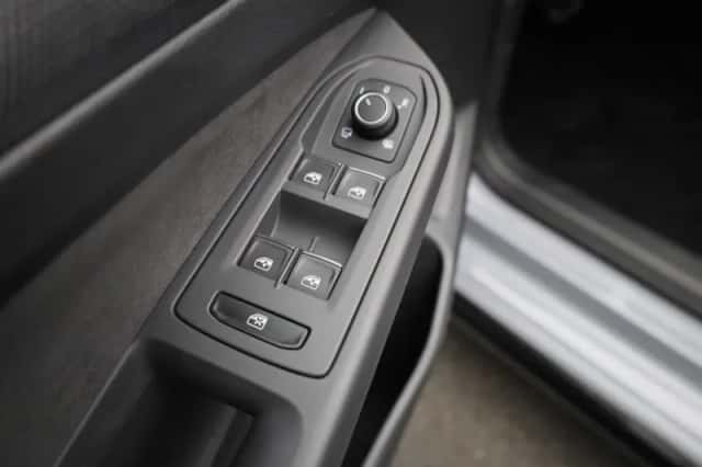 Volkswagen Golf (2025) thumbnail 32