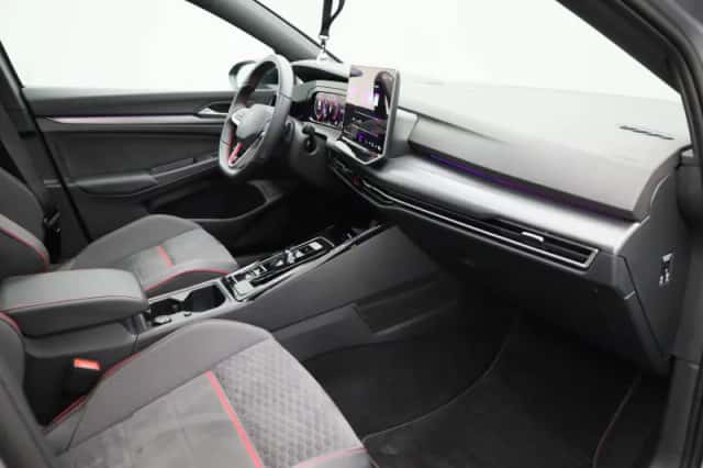 Volkswagen Golf (2025) thumbnail 37