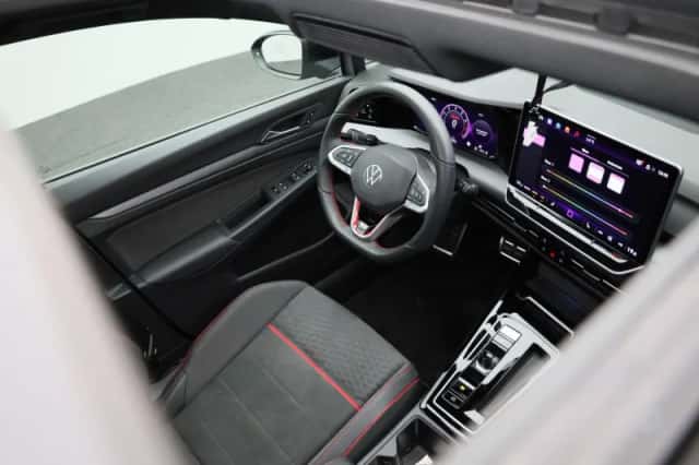 Volkswagen Golf (2025) thumbnail 39