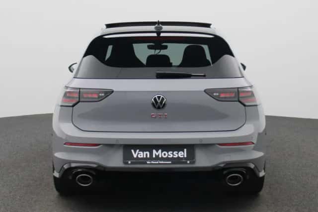 Volkswagen Golf (2025) thumbnail 5
