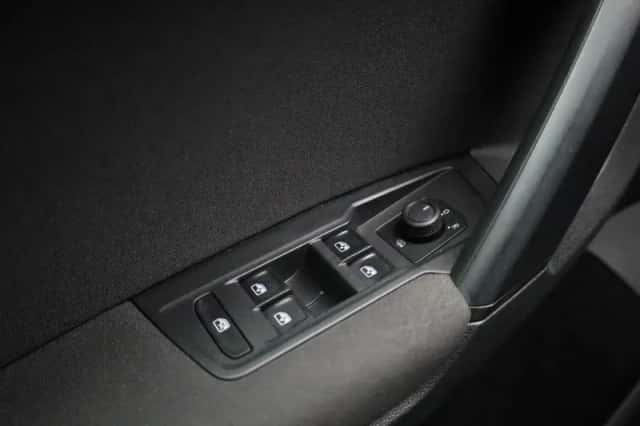 Volkswagen Tiguan (2022) thumbnail 24