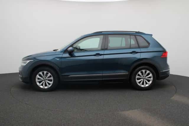 Volkswagen Tiguan (2022) thumbnail 4