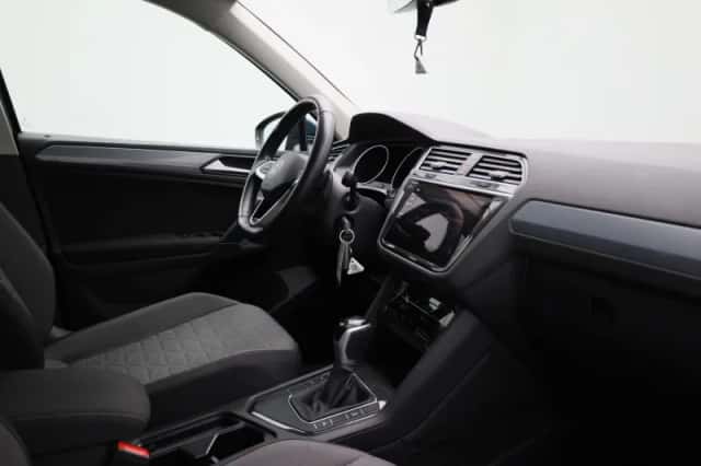 Volkswagen Tiguan (2022) thumbnail 31