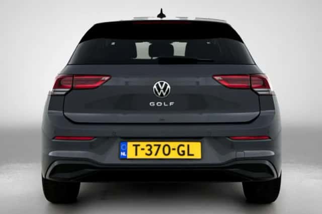 Volkswagen Golf (2021) thumbnail 3