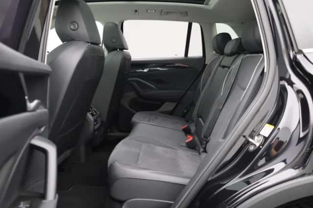Volkswagen Tiguan (2024) thumbnail 12