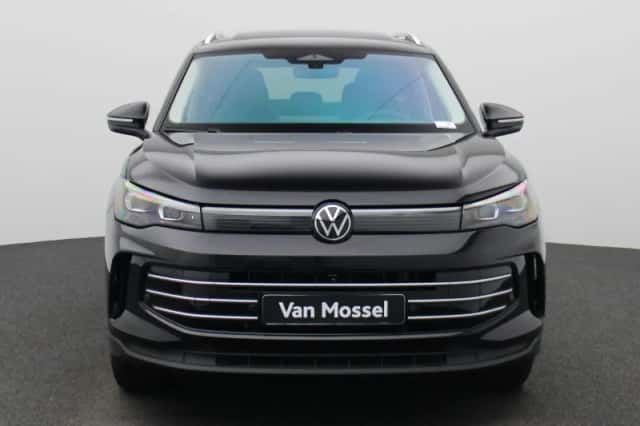 Volkswagen Tiguan (2024) thumbnail 3