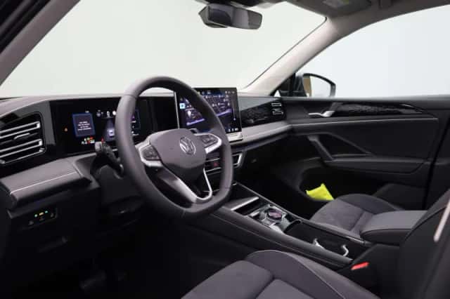 Volkswagen Tiguan (2024) thumbnail 38