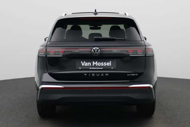 Volkswagen Tiguan (2024) thumbnail 5