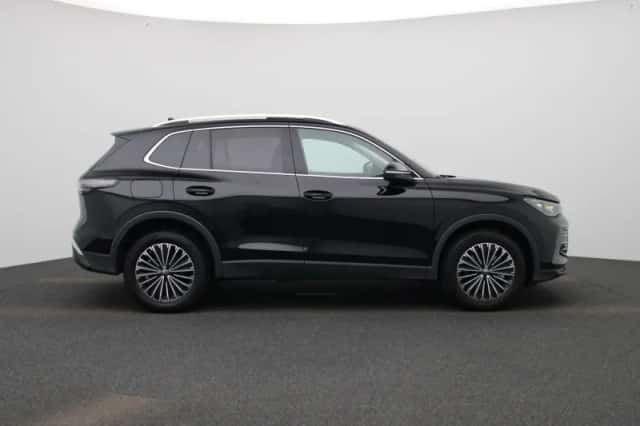 Volkswagen Tiguan (2024) thumbnail 6
