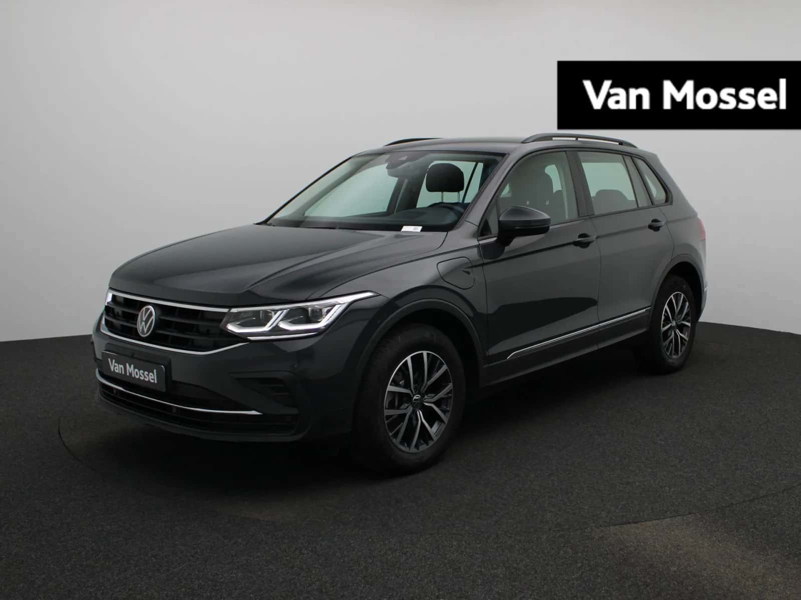 Volkswagen Tiguan (2022) — foto 1