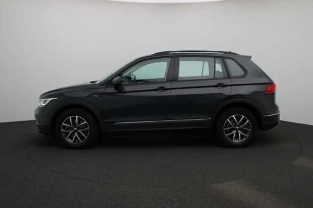 Volkswagen Tiguan (2022) thumbnail 4